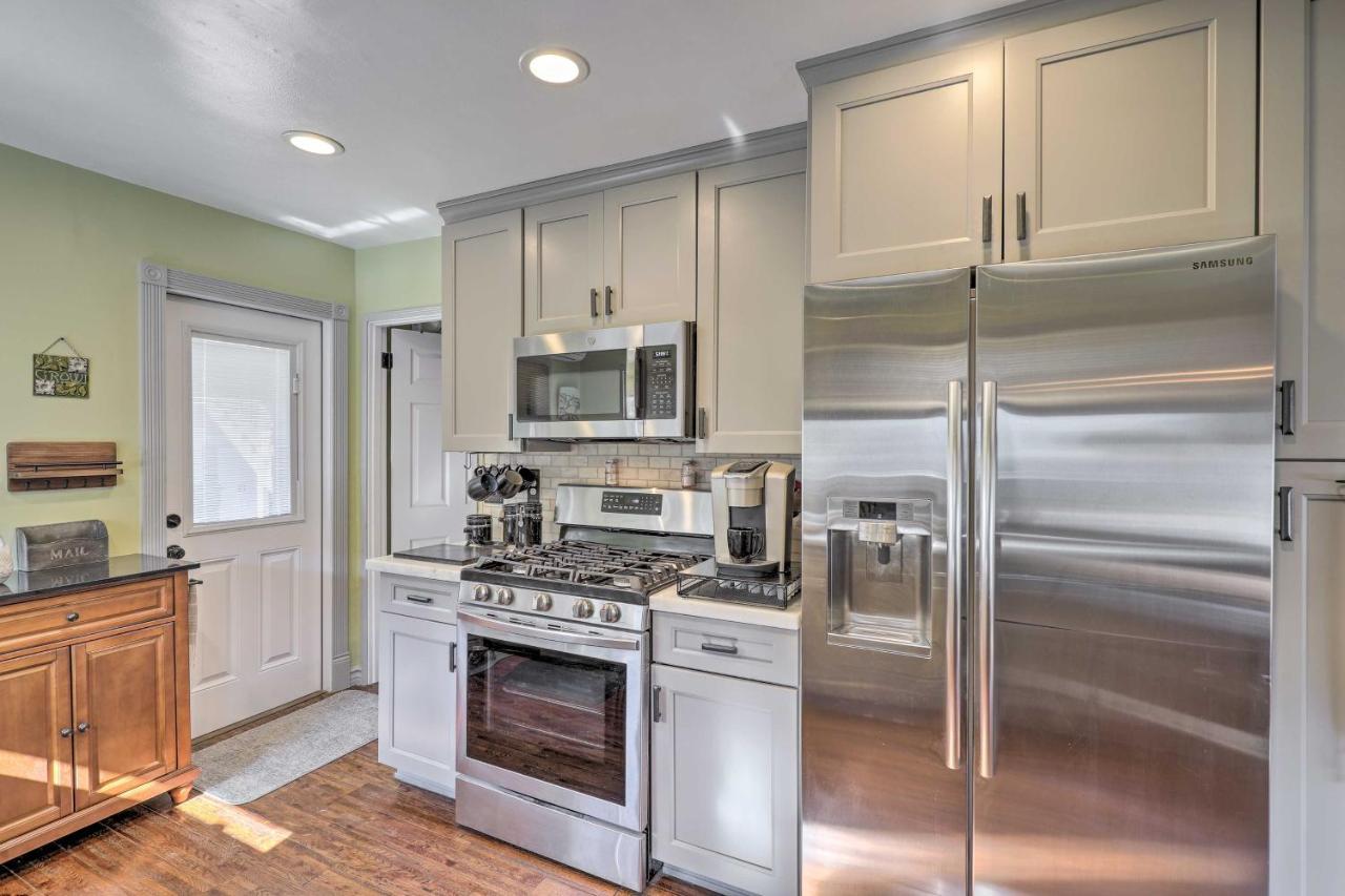 Charming Craftsman With Garden And Hot Tub!